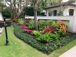 Landscape plans florida is a team of landscape architects and professional designers that work with you and your landscaper to deliver beautiful, thoughtful, practical and cost effective landscapes. Florida Landscaping Ideas