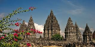 Hasil gambar untuk liburan diluar kota youtube
