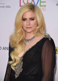 A post shared by avril lavigne (@avrillavigne). Avril Lavigne Avril Lavigne Starportrat News Bilder Gala De Avril Lavigne My Happy Ending 04 02 Annacarolinadois