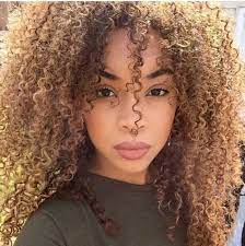 Image Via We Heart It Curls Curly Eyebrows Eyes Goals Hair Lips Makeup 3c Natural Hair Curly Light Brown Hair Curly Hair Styles Naturally