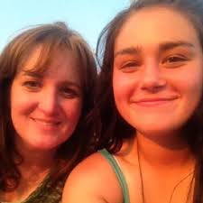 Lara Ross (@LaraRoss18)