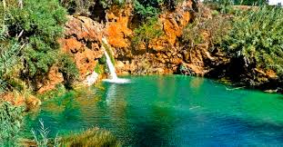 Pego do inferno (pit of hell, to be exact) is a waterfall and lake combo found not too far from tavira, once known as the 'secret waterfall' but definitely not so secret anymore. Cascata Do Pego Do Inferno Fechada A Todos Fogo Queimou Ultimos Acessos