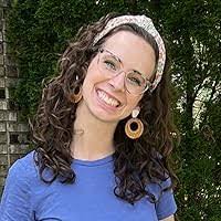 Leanna Shepard's Instagram, Twitter & Facebook