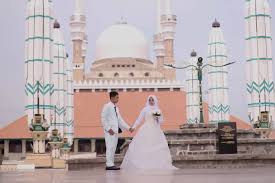 Entdecke rezepte, einrichtungsideen, stilinterpretationen und andere ideen zum ausprobieren. Foto Prewedding Tema Masjid Ide Foto Prewed