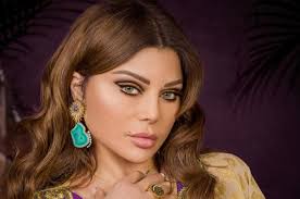 شاب أشقر لا يفارق هيفاء وهبي من يكون Jadeedoha