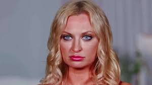 Finally got around to watching this netflix catfish documentary and  honestly my face was doing the “ashleigh clearly hates Billy” expression  during the whole thing. 1-how can a mother really have the