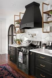 Mes Favoris Couleurs De Peinture Pour La Cuisine Cabinetry Chambre Mardi Blog En 2020 Armoires De Cuisine Noirs Armoire De Cuisine Cuisine Noire