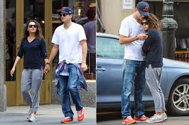 Mila kunis and ashton kutcher aren't the type to share a lot about their relationship, especially when they aren't on a press tour. Mila Kunis Ashton Kutcher Kiss And Cuddle In Central Park Not Far From Apartment Actor Once Shared With Ex Demi Moore