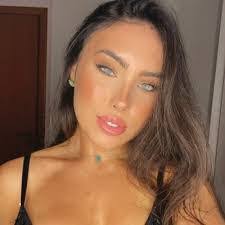 Adrienne Birch's Instagram, Twitter & Facebook