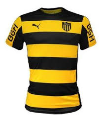 Diseño réplica para rendir homenaje a tu equipo. 20 Ideas De Camisetas De Penarol En 2021 Camisetas Uniformes De Futbol Completos Remeras De Futbol