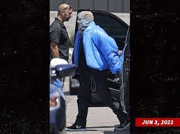 Gap and kanye opted to shock drop the first item from yeezy gap today when most people were sleeping. Hpbpaeokfhnaxm