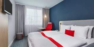At the express by holiday inn hotel berlin city centre perfectly located at the tempodrom and just 10 minutes walking distance from the new center of berlin, the famous potsdamer platz and the sony center. Holiday Inn Express Hotel Berlin City Centre