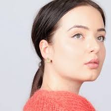 Laura Vann's Instagram, Twitter & Facebook