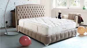 Ürünümüzde tavşan tüyü kumaş kullanılarak ortopedik yatağınızla uykunun keyfini çıkarmanız amaçlanmıştır. Vanessa Deri Set 150x200 Yatak Baza Baslik Irfan Home Mobilya