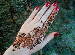 Henna atau sering disebut dengan inai atau pacar ini merupakan hiasan tangan yang indah dan sangat banyak diminati oleh kaum hawa, saya akan bagikan koleksi foto henna tangan. 10 Inai Tangan Yang Cantik Dan Simple Untuk Pengantin Rejeki Nomplok