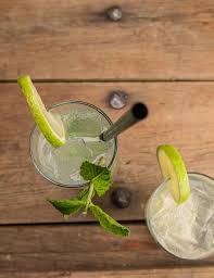 If you don't want to drink your whiskey straight, order a classic manhattan (whiskey, sweet vermouth, bitters), which keeps calories. Let S Drink