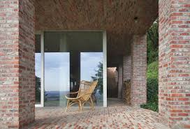 Gallery Of Sloped Villa Studio Okami Architects 3 En 2020 Villa Studio Photos