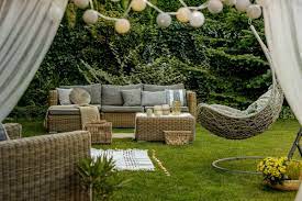 I consigli su come ottimizzare gli spazi grazie ai. Come Arredare Un Giardino I Consigli Per Un Arredo D Esterno Perfetto Casa E Stile Arredamenti
