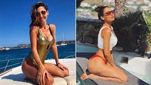 Anna tatangelo (born 9 january 1987) is an italian pop singer and television personality. Anna Tatangelo Al Mare Il Post Fa Impazzire Il Web Poi L Appello Ai Fan Per Favore