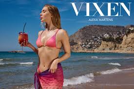 Galería de fotos porno 🌶️ Tiny Blonde Alexa Martens Has Poolside Sex in  Vixen Debut - PornHat