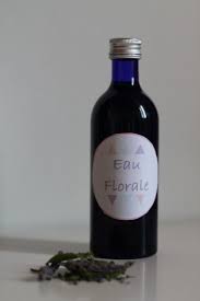 L Eau Florale Homemade Produits De Beaute Faits Maison Cosmetiques Faits Maison Produits Cosmetiques Naturels