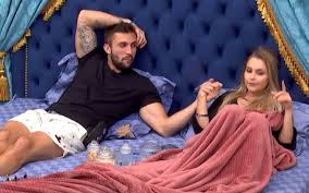 Arthur picoli e carla diaz viveram um relacionamento complicado dentro do bbb21. Hand In Hand With Arthur Carla Says She Was Abandoned At Bbb21 Entertainment Prime Time Zone