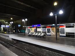 Votre agence century 21 efi vous propose à noisy le grand, au pied du centre commercial régional des arcades et du rer a noisy le grand mont d'est, ce beau studio refait le tout proche de toutes les commodités, écoles et crèches. Seine Saint Denis Une Partie De La Paroi Du Tunnel Du Rer A S Effondre A Noisy Le Grand Actu Seine Saint Denis