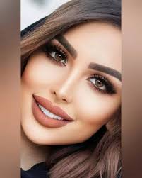 هر دردی یک درسی میده و هر درسی یک فرد را عوض میکنه . ویچ وان ؟ چتری یا فرق  کج ؟ #رویاصادقی #Roya #royasadeghi #Model #director #actress #art  #street_model #fashion_model #top_model #