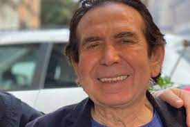 Giucas casella, il cui nome vero è giuseppe casella mariolo è un illusionista e un personaggio televisivo italiano. Ricordate Il Mago Silvan Rivale Di Giucas Casella Ecco Cosa Fa Oggi Kronic