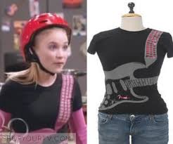 Kenneth truscott (jon cryer) is an accountant and father to lilly. Hannah Montana Season 1 Episode 5 Lilly S Guitar Print T Shirt Shop Your Tv