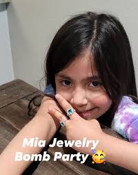 Mia Jewelry Bomb Party