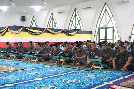 Majlis berkenaan dikongsikan media rasmi royal press office sempena istiadat perkahwinan diraja, tunku tun aminah dengan bakal suaminya, dennis muhammad abdullah, esok. News Headlines Majlis Khatam Al Quran Tudb Sempena Hut Tudb