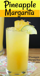 Pineapple Margarita Simplemixeddrinks Margaritas Are Always A Party Favorite And I Love How Simple This Alkohol Rezepte Alkohol Getranke Rezepte Punsch Rezept