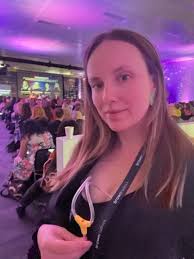 There's something very special about using a hands-free, electric breast  pump while I'm at a femtech conference.