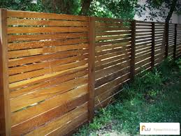 Pin By Fence Workshop On Modern Horizontal Fence Design Backyard Fences Modern Fence Front Yard Fence