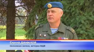 — в этом году школьные выпускные явно не задались, ночью всего 6 градусов было…. Pmetbupczyyttm