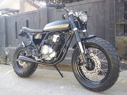 *yamaha scorpio z tahun 2012 pertengahan plat b warna hitam *surat semua lengkap *modif full japscrambler *mesin sangat sehat( no rembesan) stater sekali pencet,ready harian sampe. Bikin Ngiler Aja Scorpio Modif Street Scrambler Ini Bonsaibiker