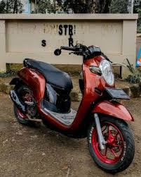 Tapi ahm juga menampilnya eh menampilkan 3 unit skutik retro yang sudah dimodifikasi! Ini Rekomendasi Gaya Modifikasi Scoopy Bikers Otoraja