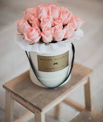 Flowers In A Box Flowers Flowerspacking Packing Flowersinabox Madamebutterfly Flowersdelivery Onlinestor Flower Box Gift Bouquet Box Paper Flower Decor