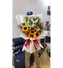 Michelle said she realized that immediately and was worried that the flowers wouldt last (she didnt do the arrangement, another employee did). Michelle House Of Flowers