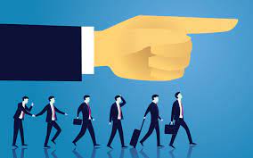 El liderazgo autocrático es un estilo de gestión en el que una persona controla todas las decisiones y recibe muy pocas aportaciones de los demás miembros del grupo. Liderazgo Autocratico 6 Situaciones En Las Que Es La Mejor Opcion Networking Rd