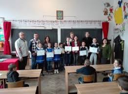 Un desen alege este dreptul tau . Scoli Codlea Info