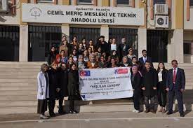 Sitemizde i̇stanbul ili sultanbeyli ilçesi cemil meriç anadolu lisesi okuluna ait genel bilgileri, harita bilgileri, öğretmen, öğrenci, derslik sayıları gibi birçok bilgiyi bulabilirsiniz. Meslek Lisesi Ogrencileri Avrupa Yolunda Haberi Haberleri
