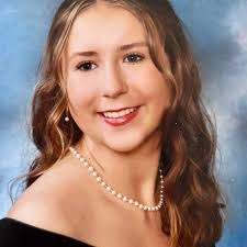 Larissa Lee's Instagram, Twitter & Facebook