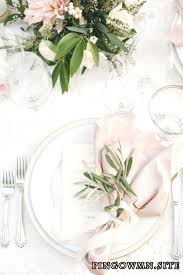 Elegante Hochzeitstabelleneinstellungen Des Rosas Und Des Gruns Hochzeit Tabelle Hochzeitstafel Blumen Hochzeitsblumen