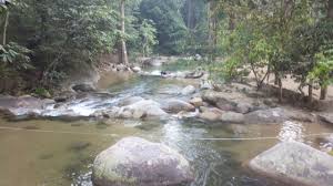 Ceritanya, resort ni asalnya tanah persendirian. The Nahara Kalumpang Tempat Berkelah