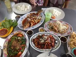 Tempat makan ini juga dikenali sebagai tempat ikan bakar umbai melaka ataupun sebagai ikan bakar parameswara kerana kedai ini agak terkenal di. Ikan Bakar Parameswara Medan Ikan Bakar In Merlimau Malacca Openrice Malaysia