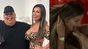 Andressa Urach lambe os pés de Gordão da XJ durante live e convida o  empresário para vídeo pornô: Ia ser gostoso - Purepeople