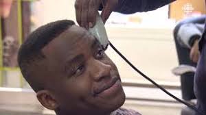 Hbc coiffure montpellier hbc coiffure montpellier. Un Salon De Coiffure Africain Pour Briser L Isolement Youtube