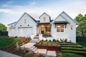 Oh, and let's talk about that balcony. 24 Trendy Modern Farmhouse Exterior Styles Build Beautiful